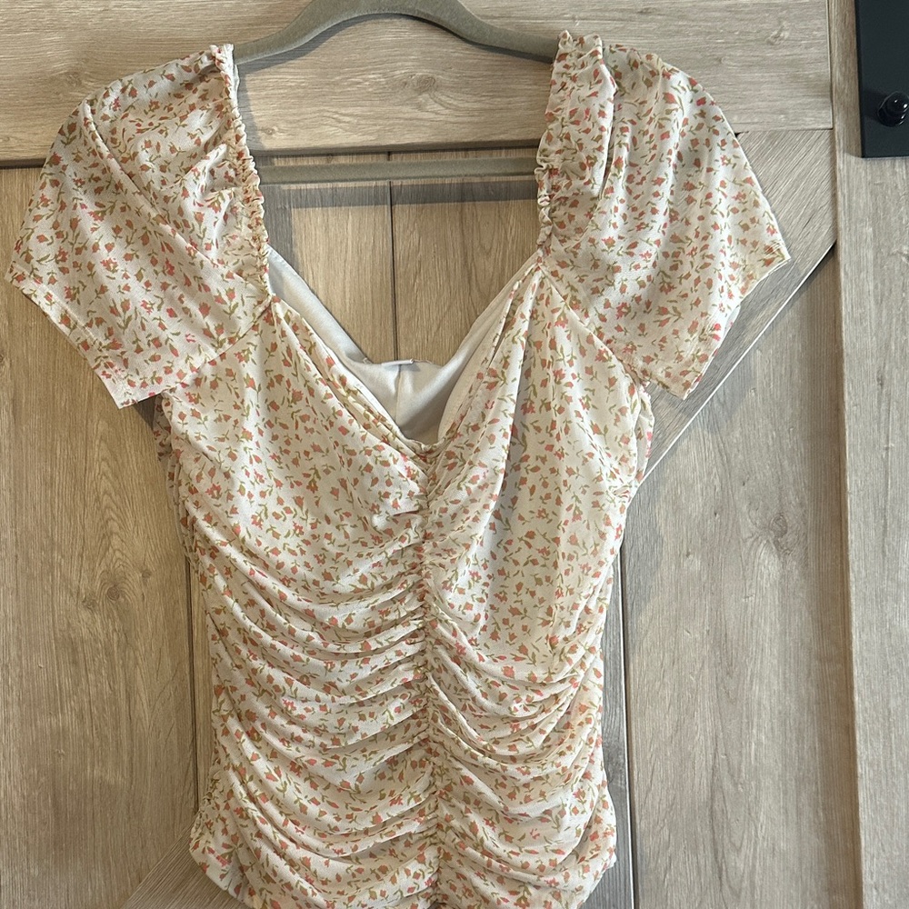 ☀️ Ivory Floral Ruched Puff-Sleeve Top